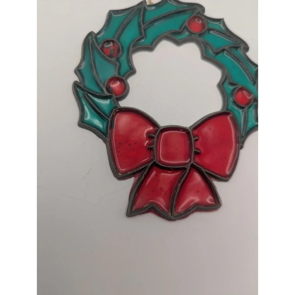 Vtg Stained Glass Look Green Christmas Wreath Ornament Red Bow‎ Holly Berries 4